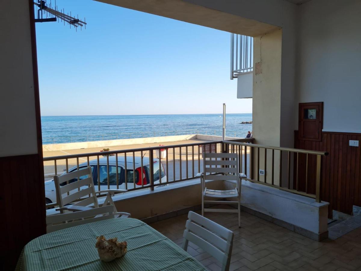 Вилла Veranda Sul Mare - Casa Vacanze Fronte Mare Шакка Экстерьер фото